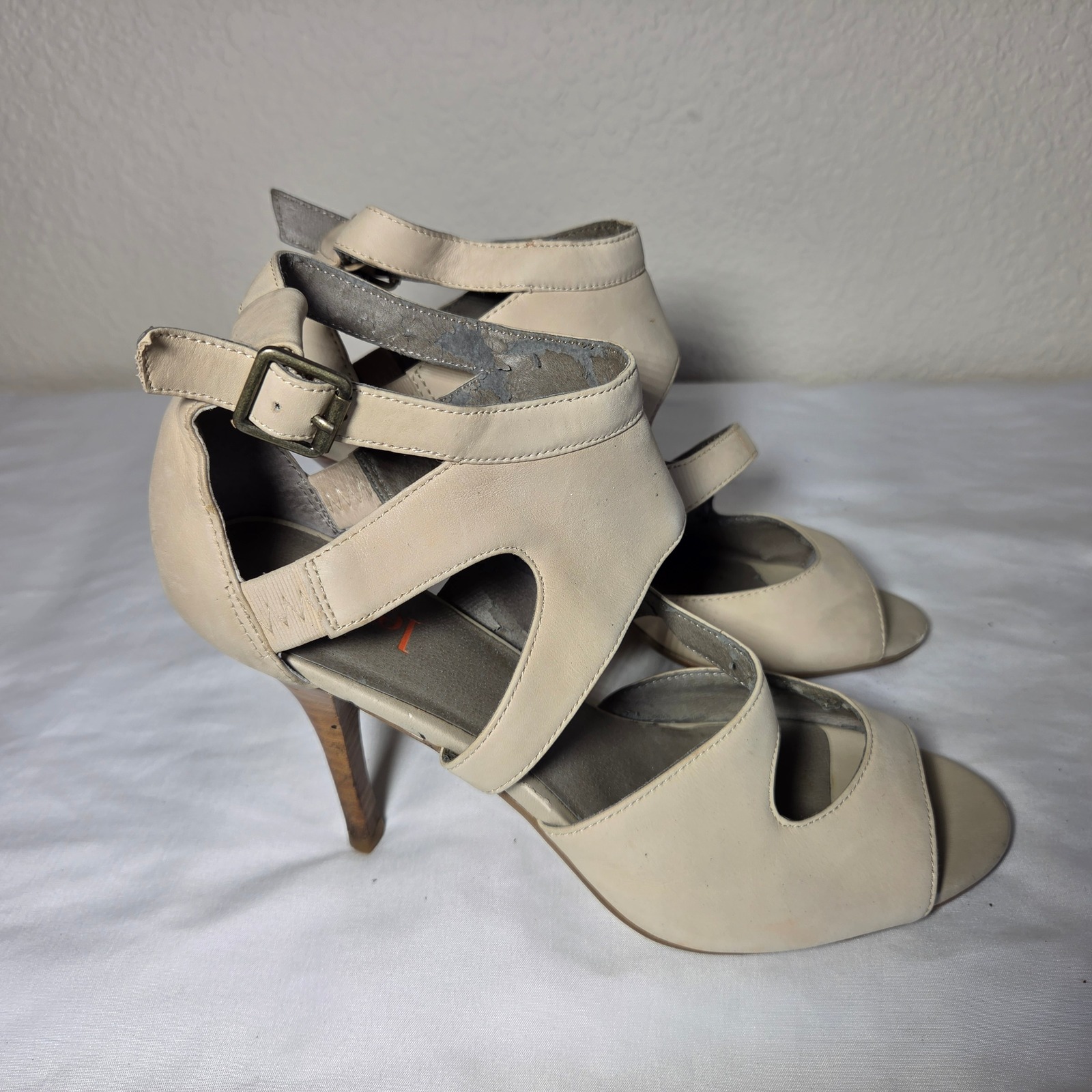 Levity Stalk Cream Leather Cage Heeled Sandals Peep Toe Stiletto Size 8m